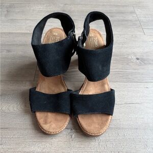 Toms Majorca Cut Out Sandals - Black Suede - size 9